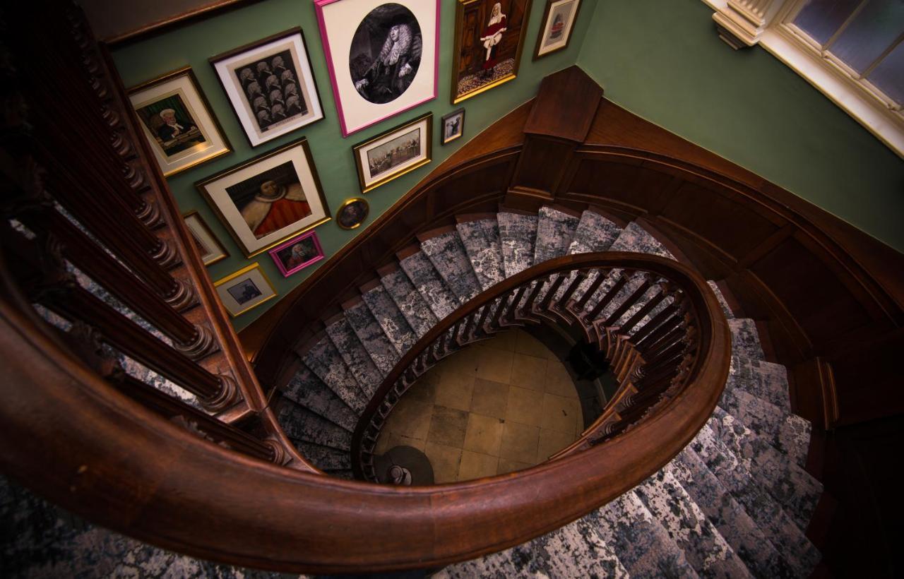 Judge'S Lodging York Ngoại thất bức ảnh The spiral staircase